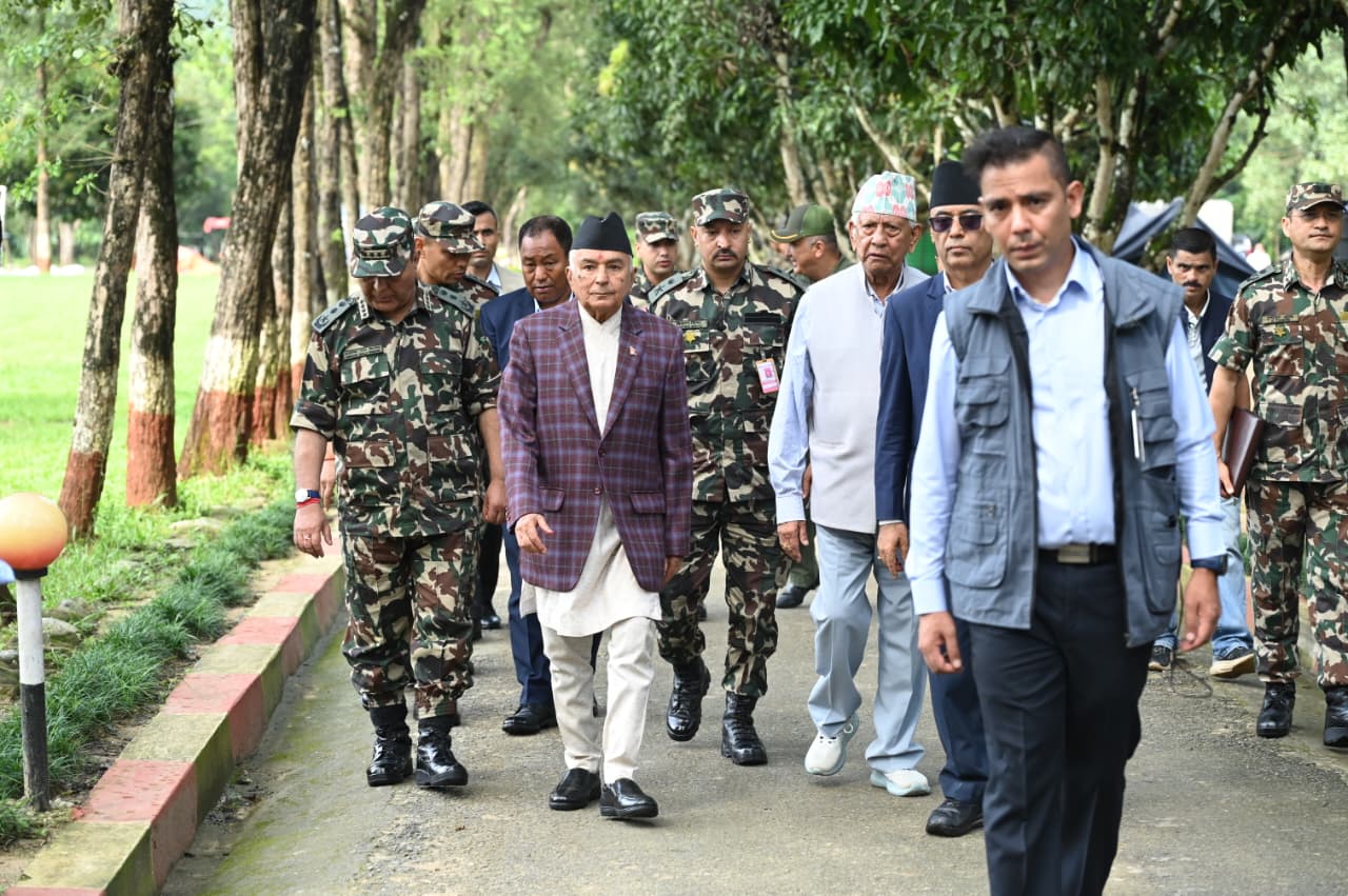 नुवाकोटका बाढी प्रभावित क्षेत्रमा पुगे राष्ट्रपति पौडेल (तस्बिरहरू)