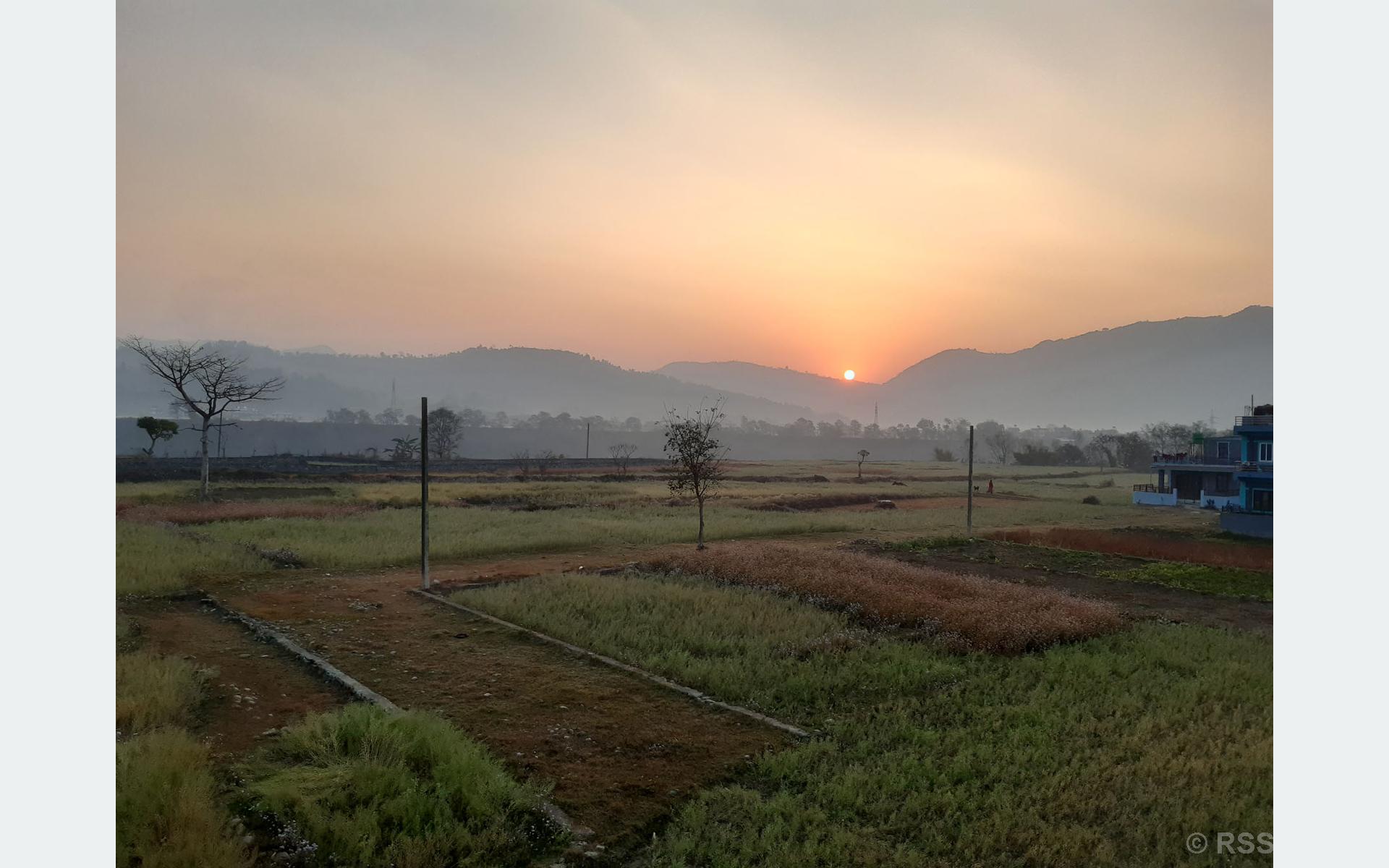 गगनगौँडा बेलबुटे क्षेत्रबाट देखिएको सूर्याेदय