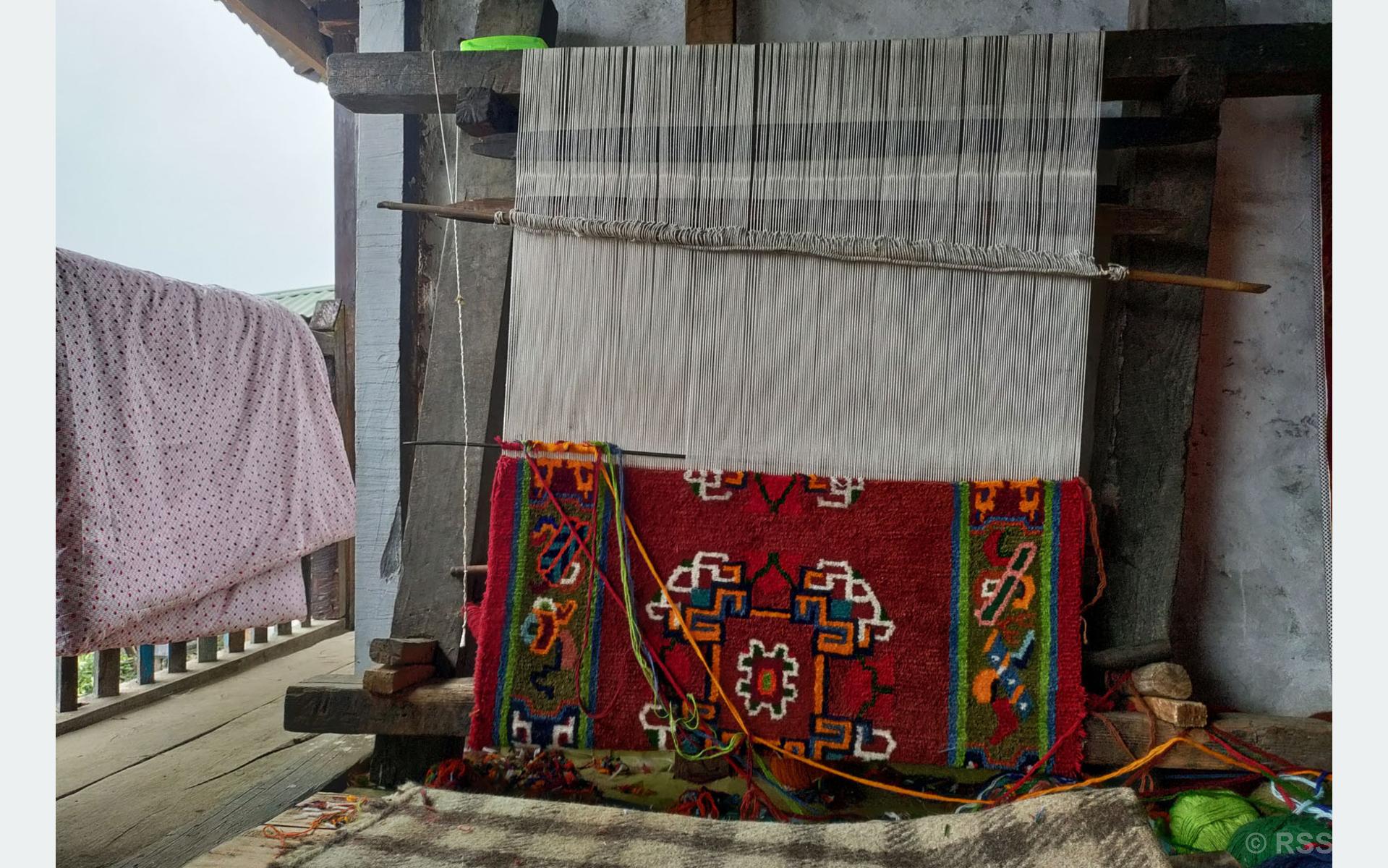 तानमा गलैँचा