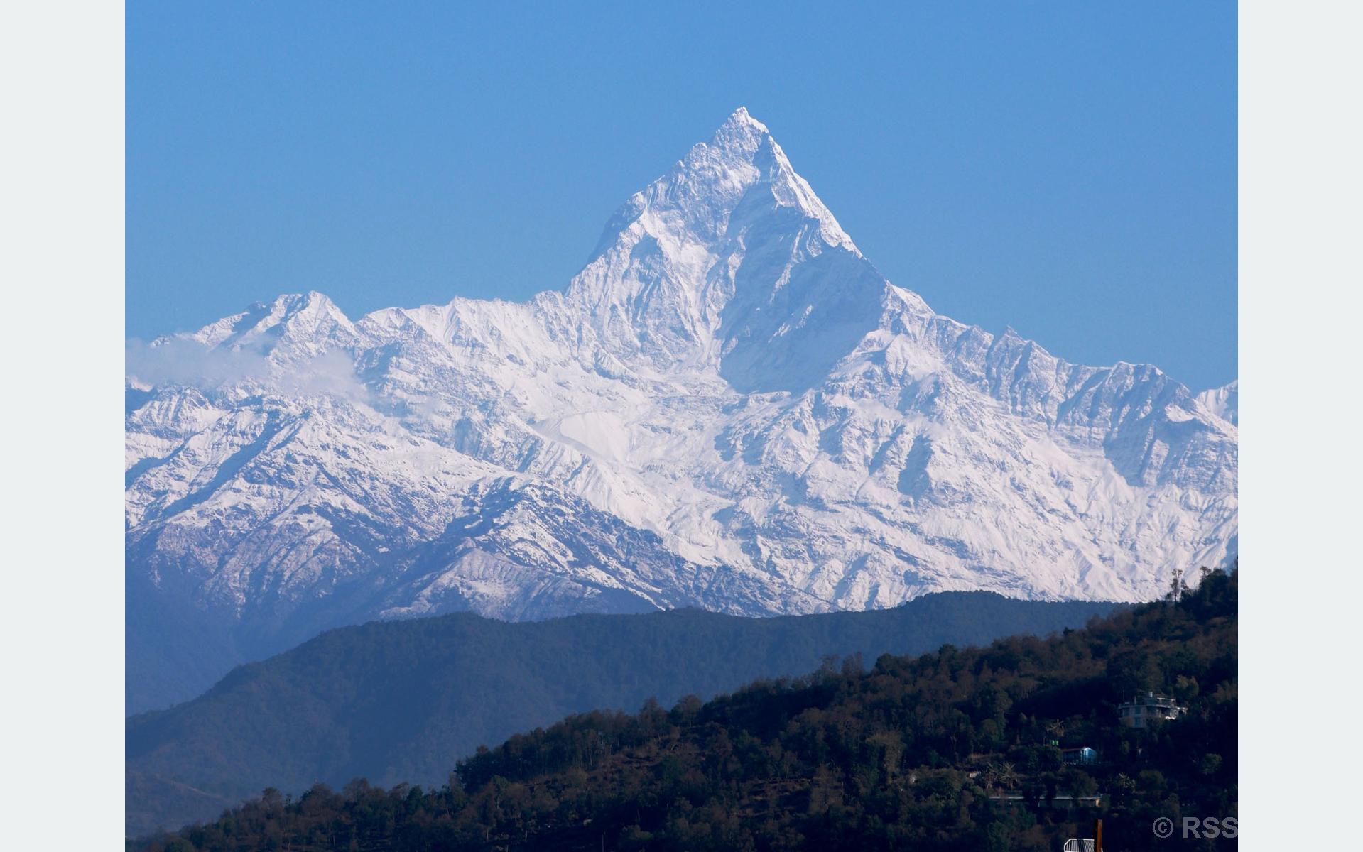 माछापुच्छ्रे हिमाल