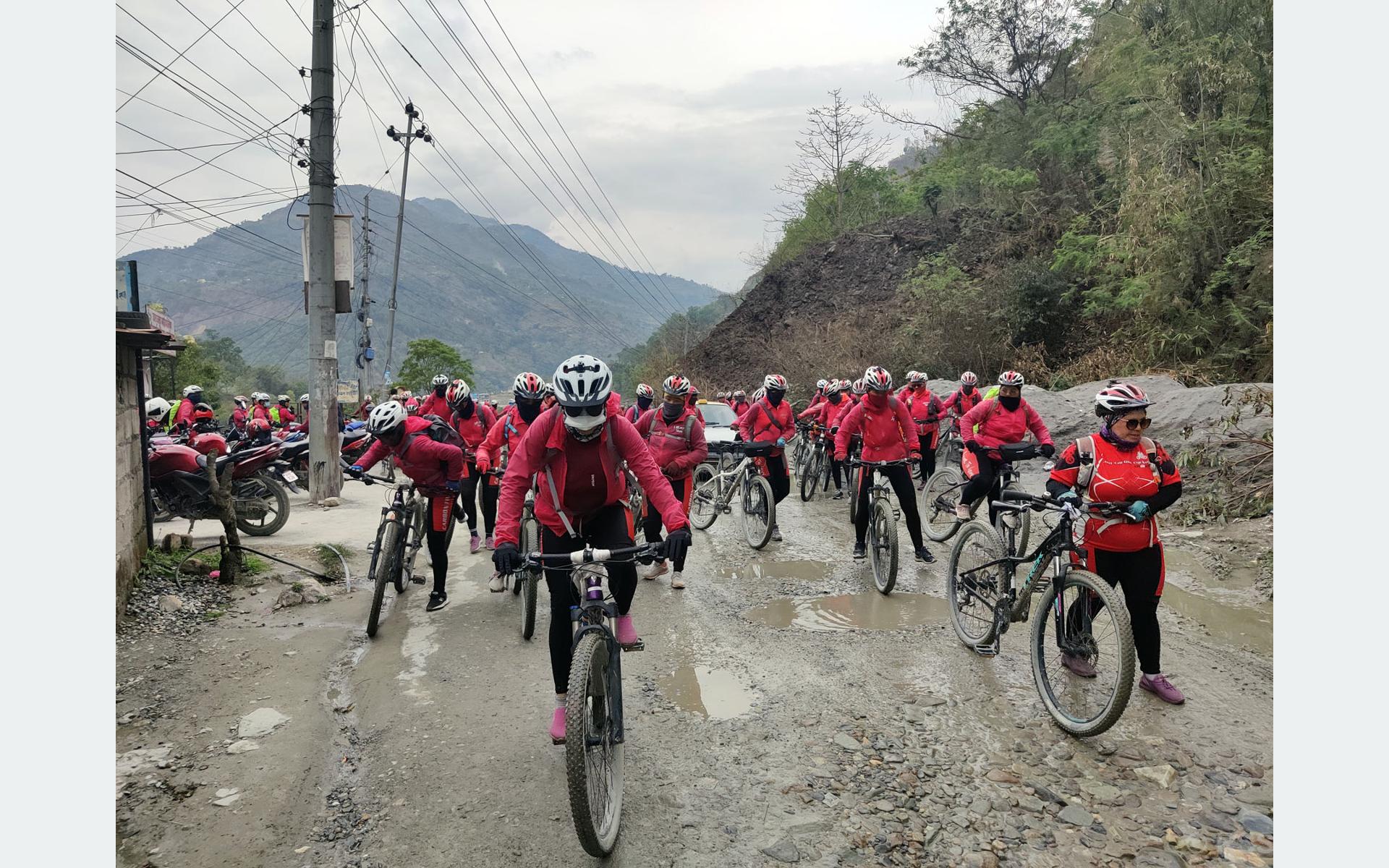 'इको' साइकल यात्रामा सहभागी