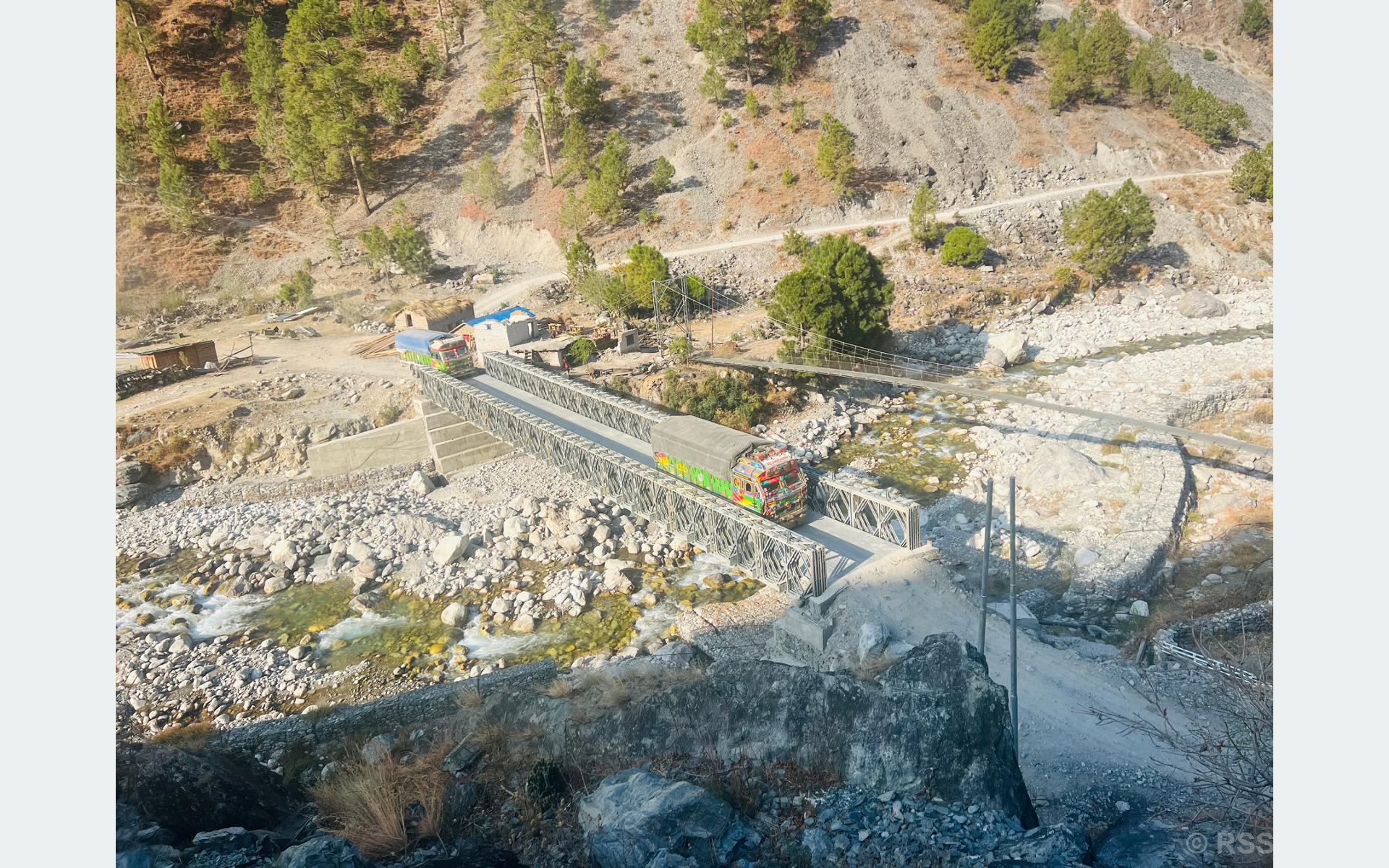 उपभोग्य तथा निर्माण साम्रगी ढुवानी