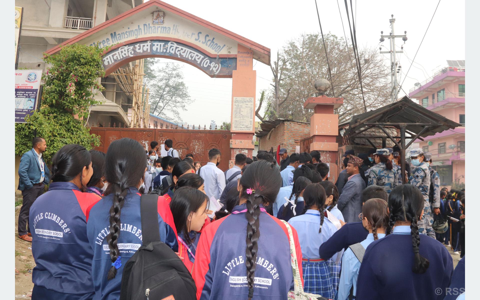 एसइई परीक्षामा सहभागी विद्यार्थी