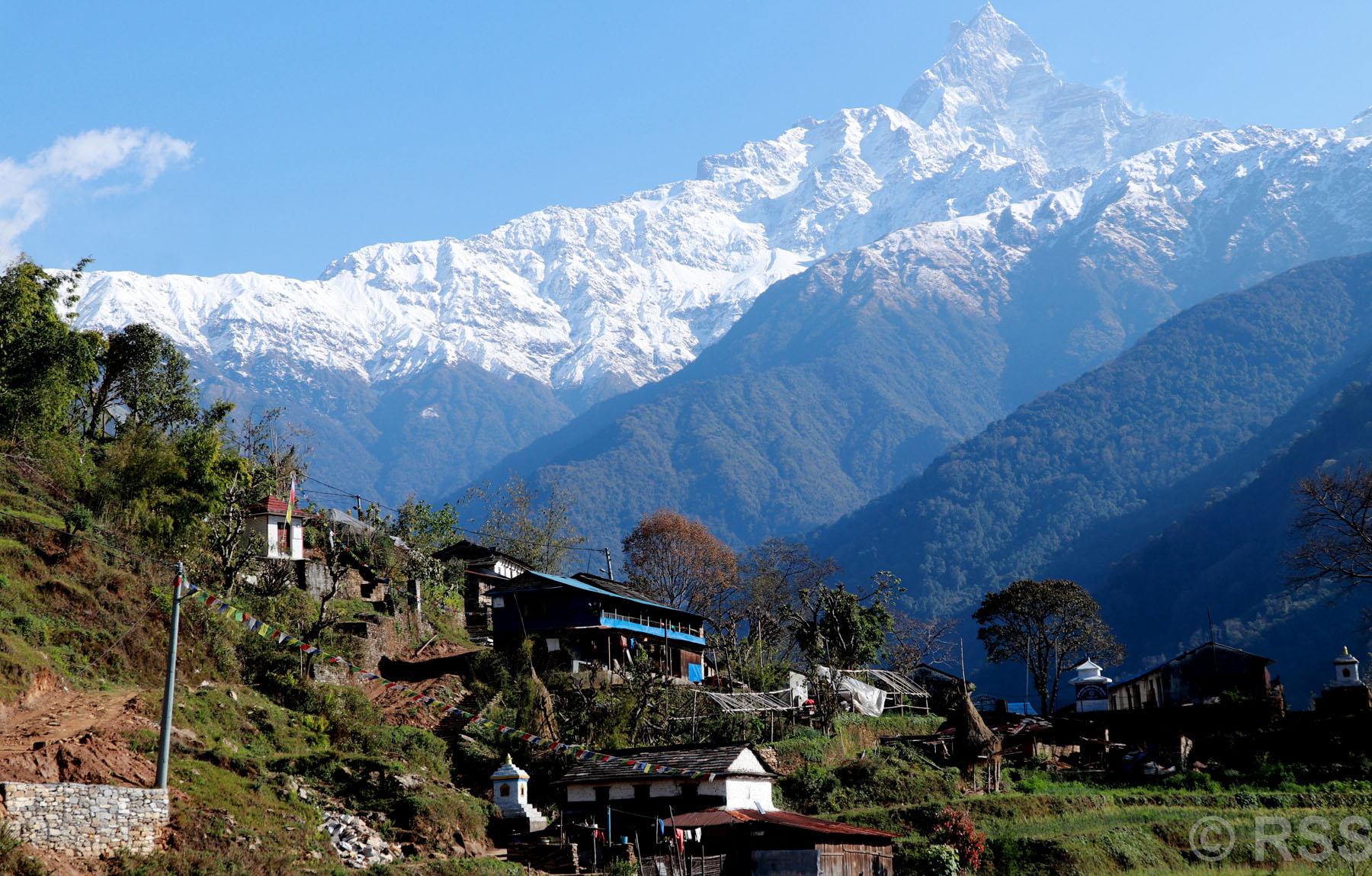 माछापुच्छ्रे हिमालको दृश्य हेर्न घलगाउँ प्रख्यात