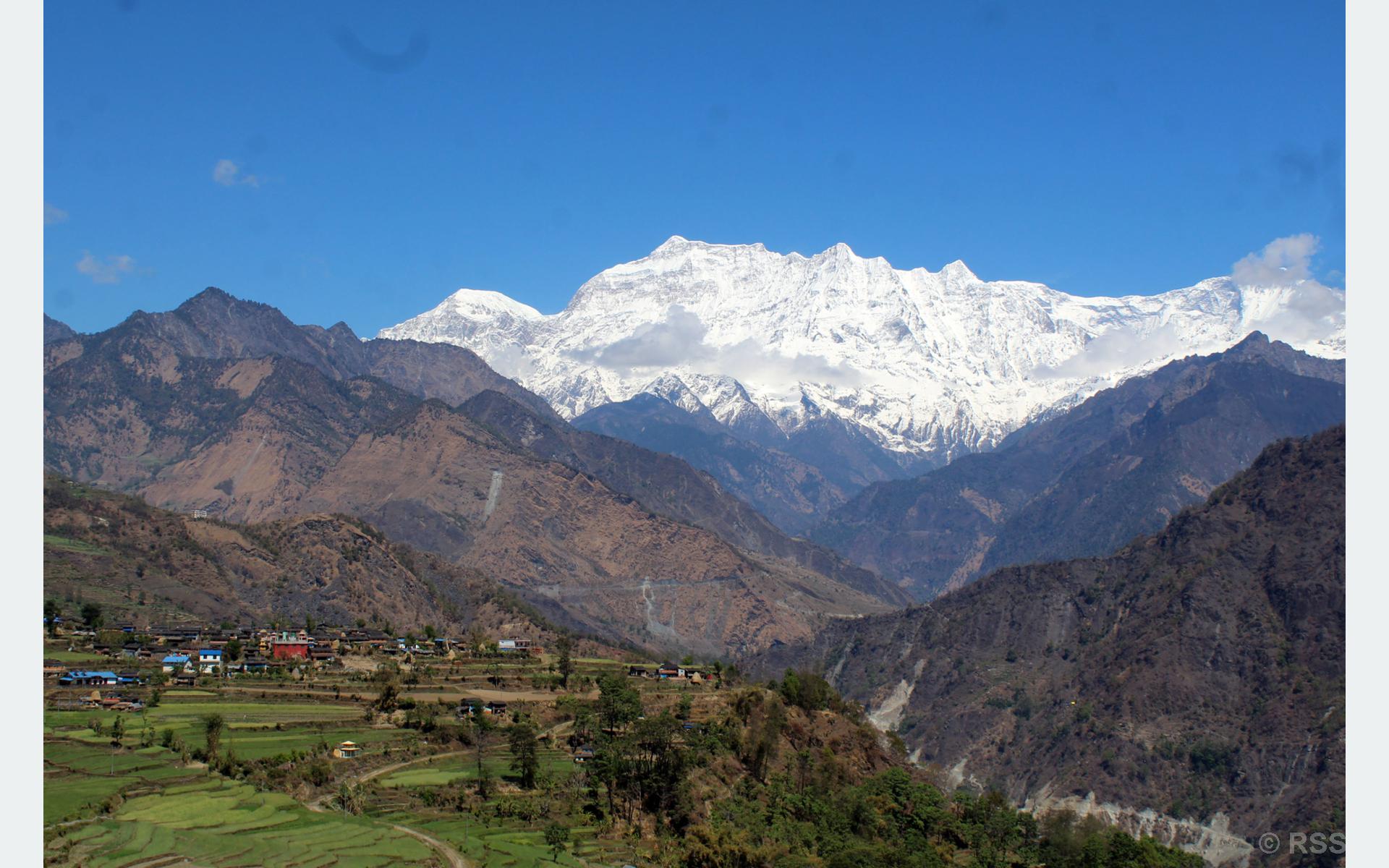 गुर्जा र चुरेन हिमाल