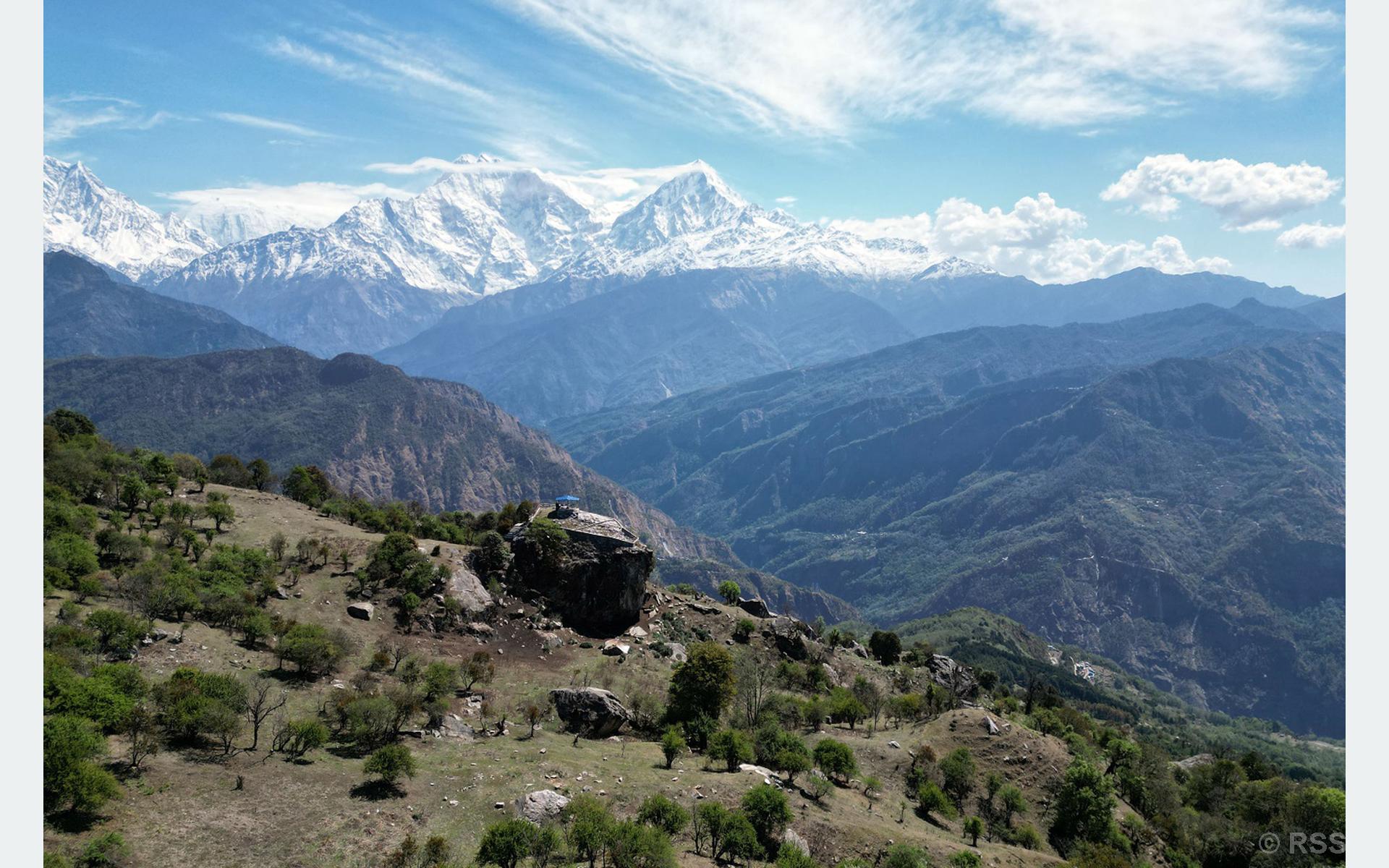 अन्नपूर्ण र निलगिरी हिमाल
