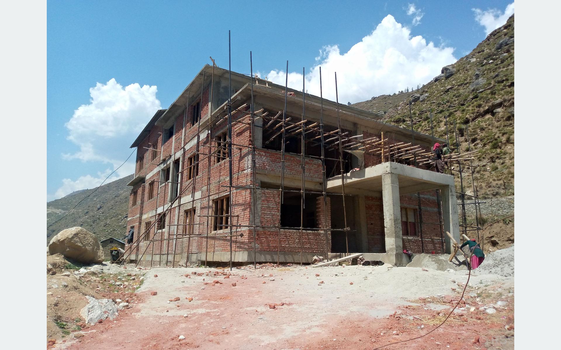 निर्माणाधीन प्रशासकीय भवन