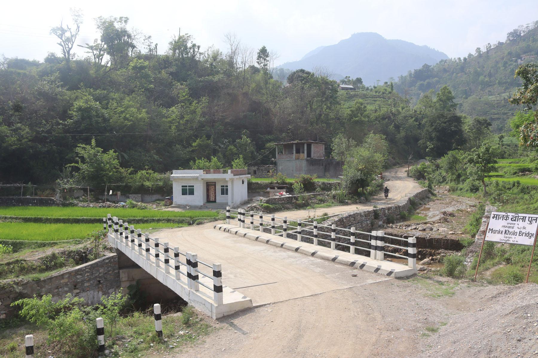 मानकेखोलामा पुलबनेपछि यात्रुलाई सहज