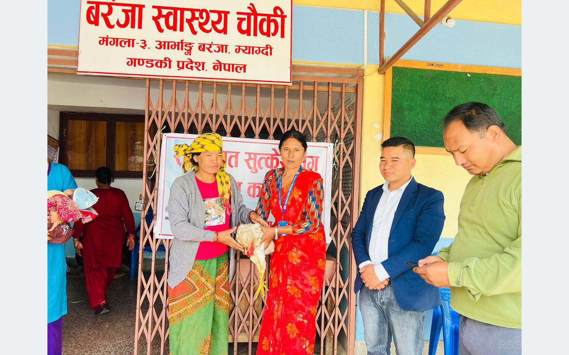 सुत्केरीलाई भाले वितरण