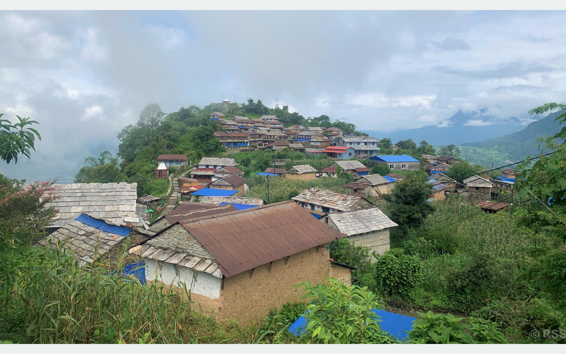 पर्यटक लोभ्याउँदै अर्मलाकोट गाउँ