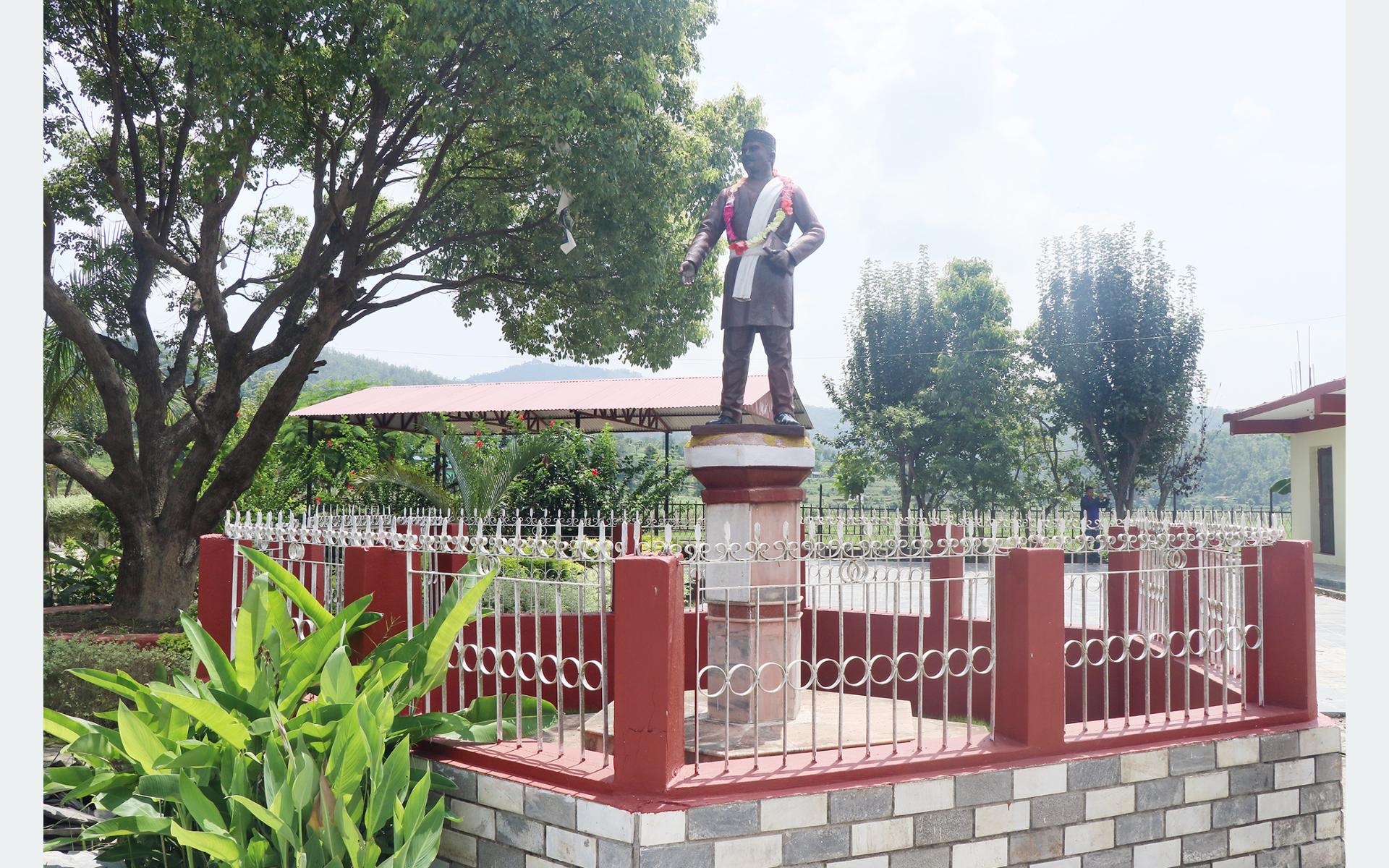 आदिकवि भानुभक्तको शालिक