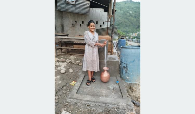 दैलेखका वादी समुदायको घरघरमा धारा पुगेपछि खुसीयाली