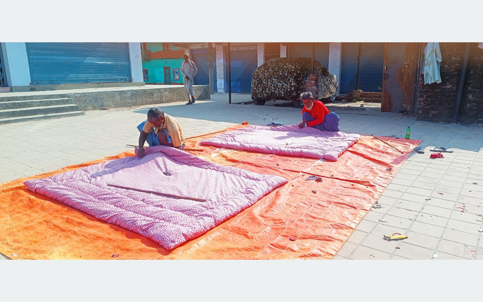 सिरक डसना बनाएर मनग्य आम्दानी