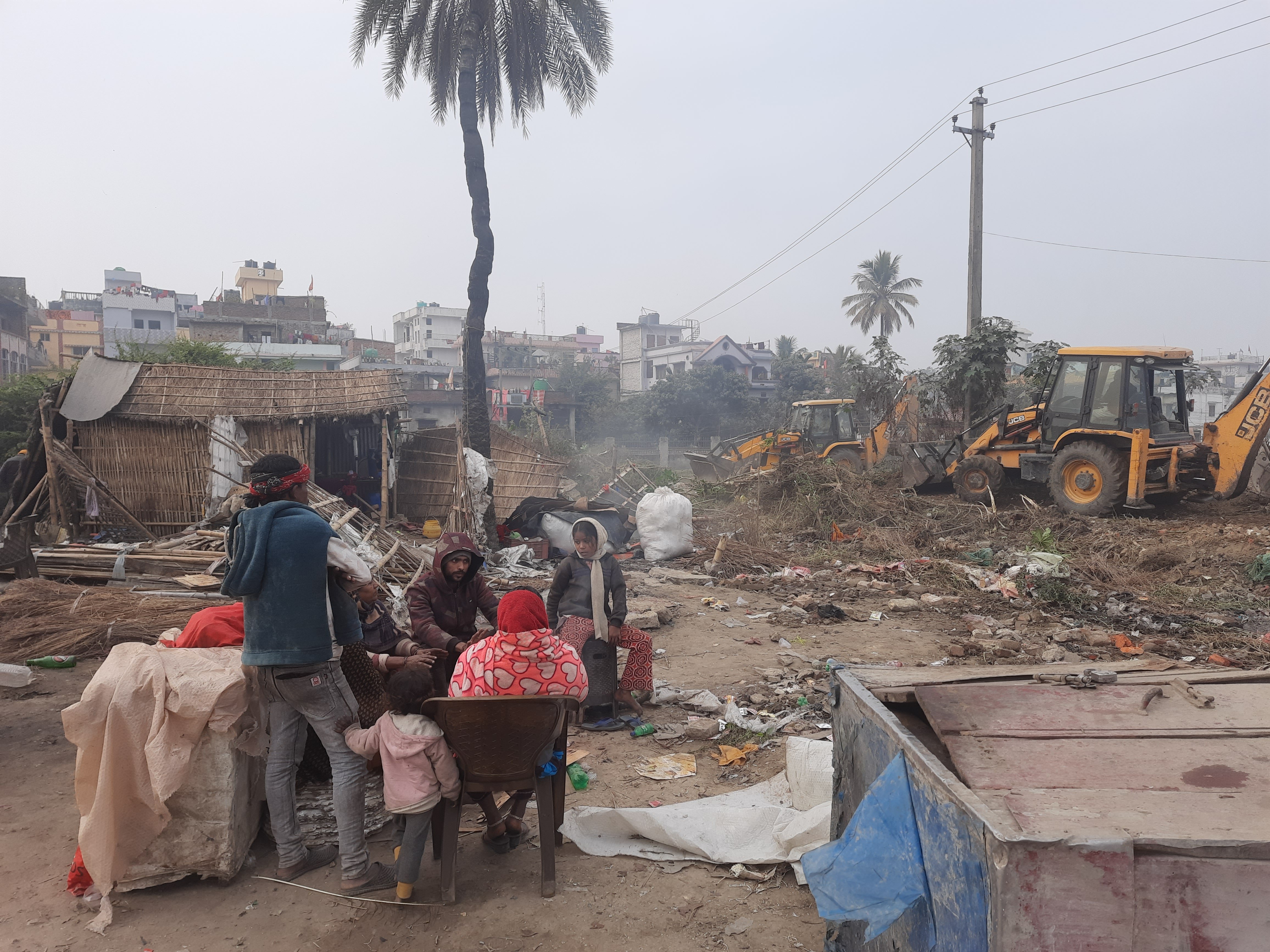 महानगरले हटायाे बिपी उद्यानको अतिक्रमित जग्गामा बनेका संरचना