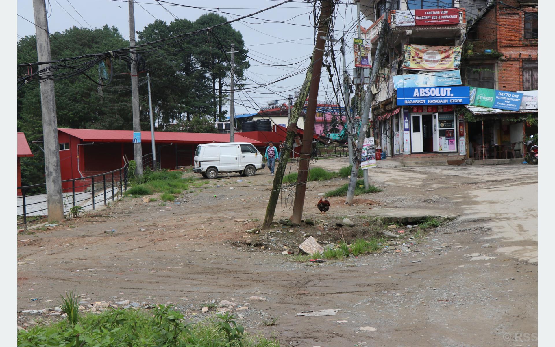 भक्तपुर-नगरकोट सडक निर्माण : १०औं पटक म्याद थप, प्रधानमन्त्रीकै निर्देशनलाई ठेकेदारको अटेरी