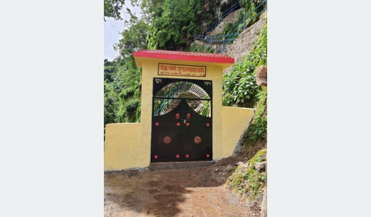 ओझेलमा दाङको सिद्धे चमेरे गुफा