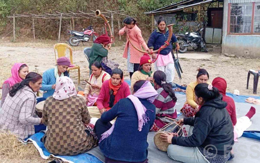 शुभकार्यमा नौमती बाजा बजाउन व्यस्त इलामका महिला