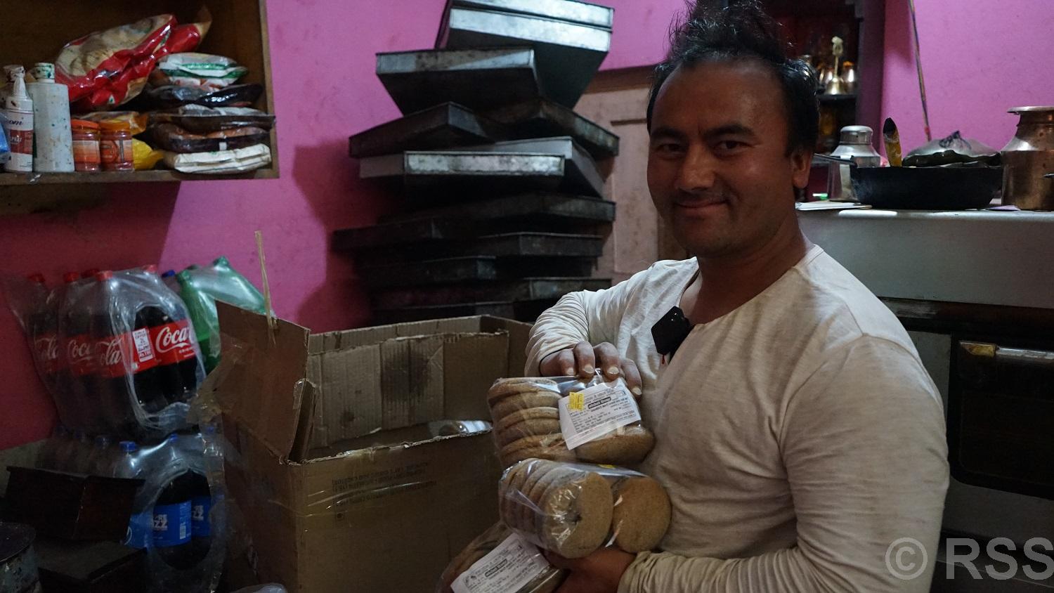 म्याग्दीमा कोदोको पिठोबाट गाउँमै बिस्कुट उत्पादन सुरु