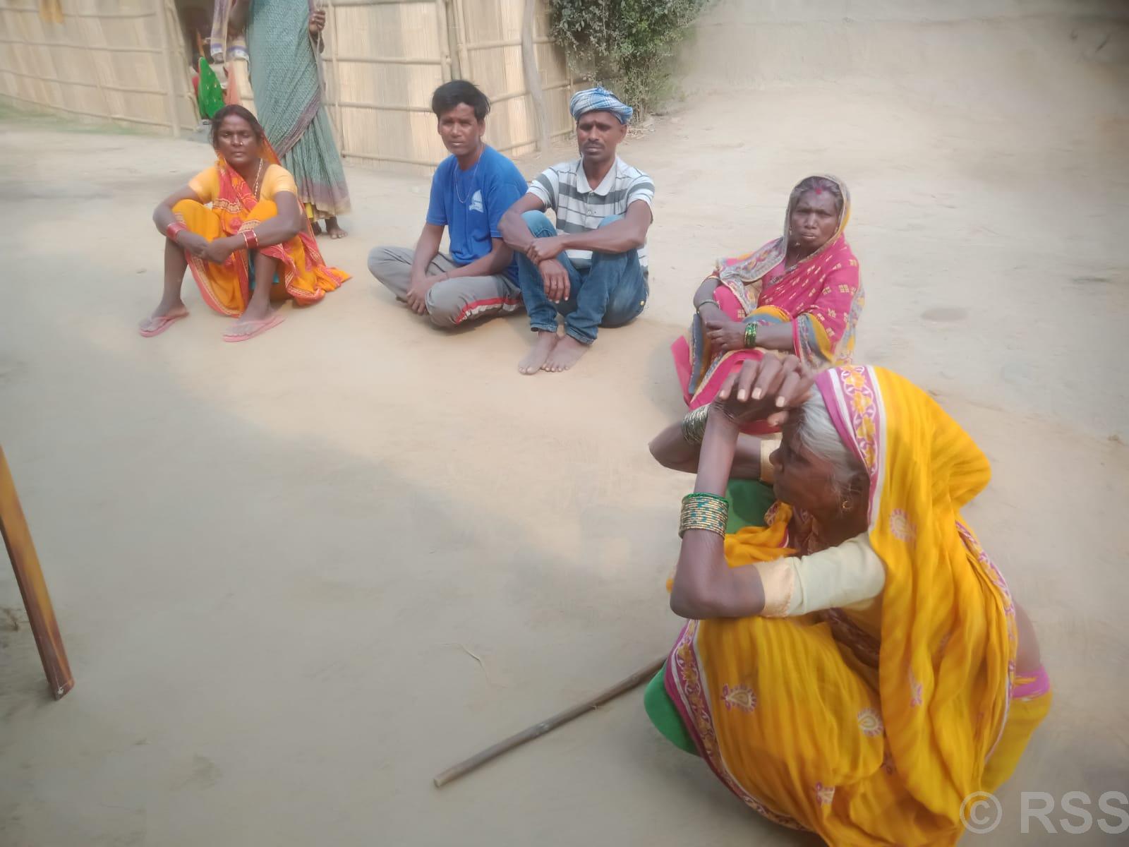 सप्तरीको एक सिंगो दलित परिवार नै नागरिकताविहीन, राज्यका हरेक सुविधाबाट वञ्चित