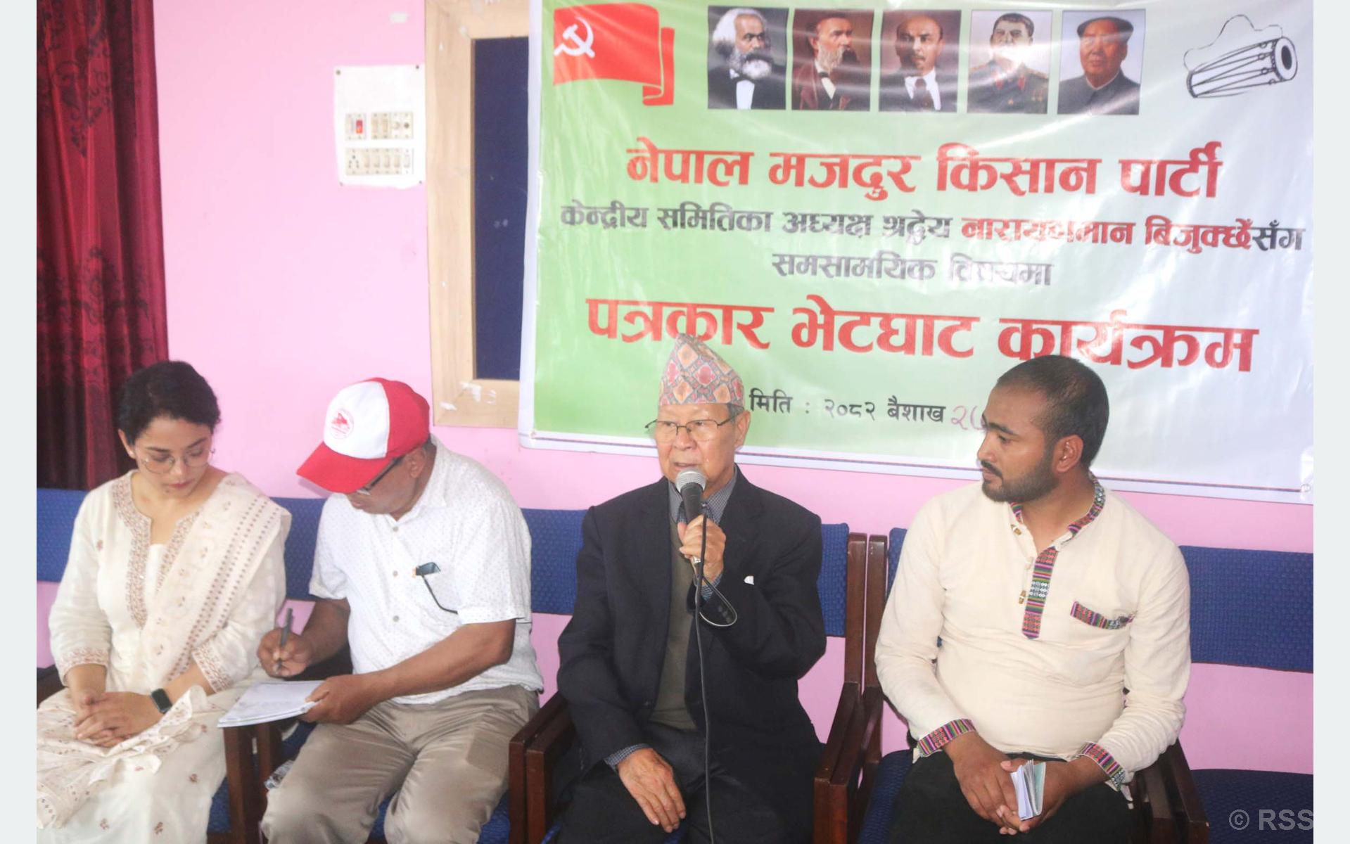 राजतन्त्र पुनः फर्कने कुनै सम्भावना छैनः नारायणमान बिजुक्छे
