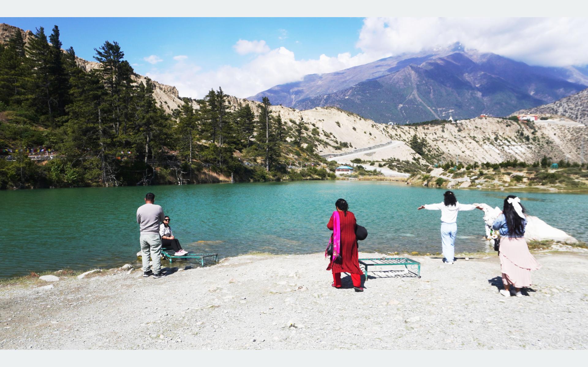 पर्यटक लोभ्याउने मुस्ताङको ‘ढुम्बाताल’