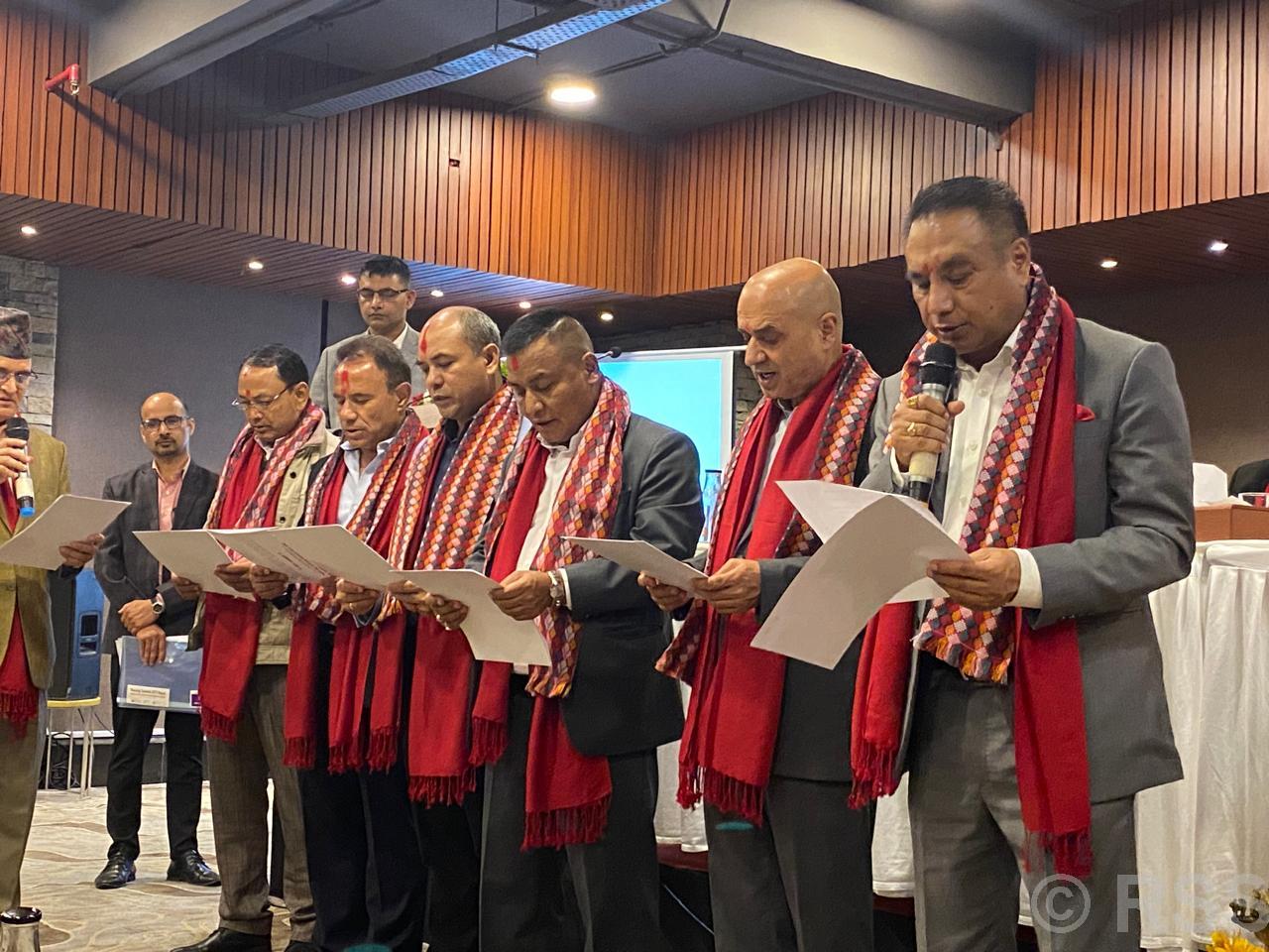 नेपाल जग्गा तथा आवास विकास संघको अध्यक्षमा दीपक कुँवर, यस्तो बन्यो १५ सदस्यीय नयाँ कार्यसमिति