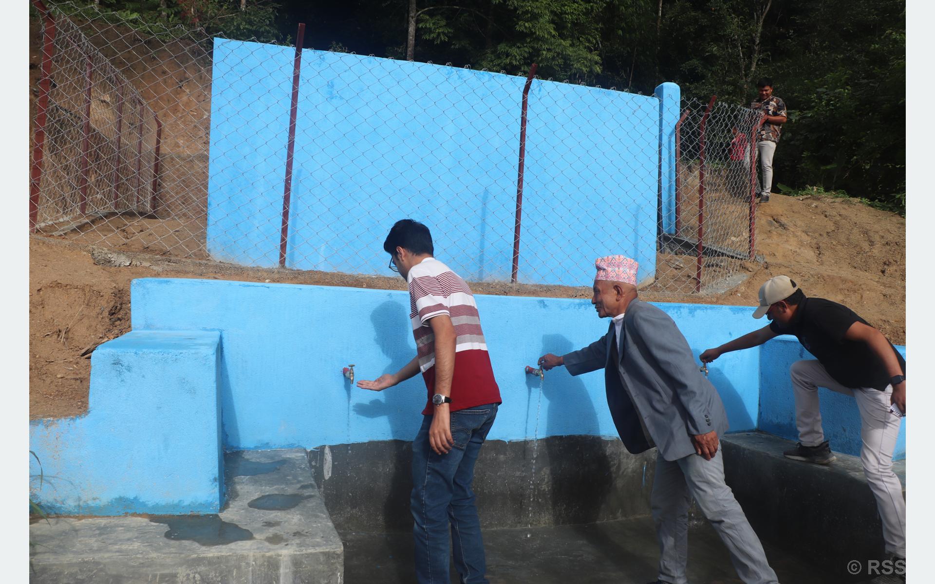पौवादुङको रिजाल धारा खानेपानी मुहान संरक्षणले नागरिकलाई सहज