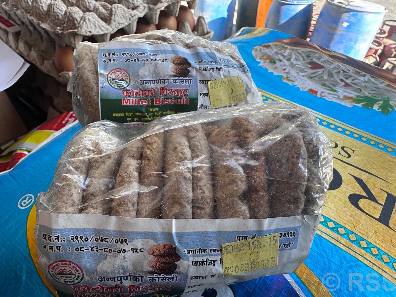 ‘गरिबको खाना’ कोदोको बिष्कुटको माग उच्च, पाउरोटी बनाउने तयारी