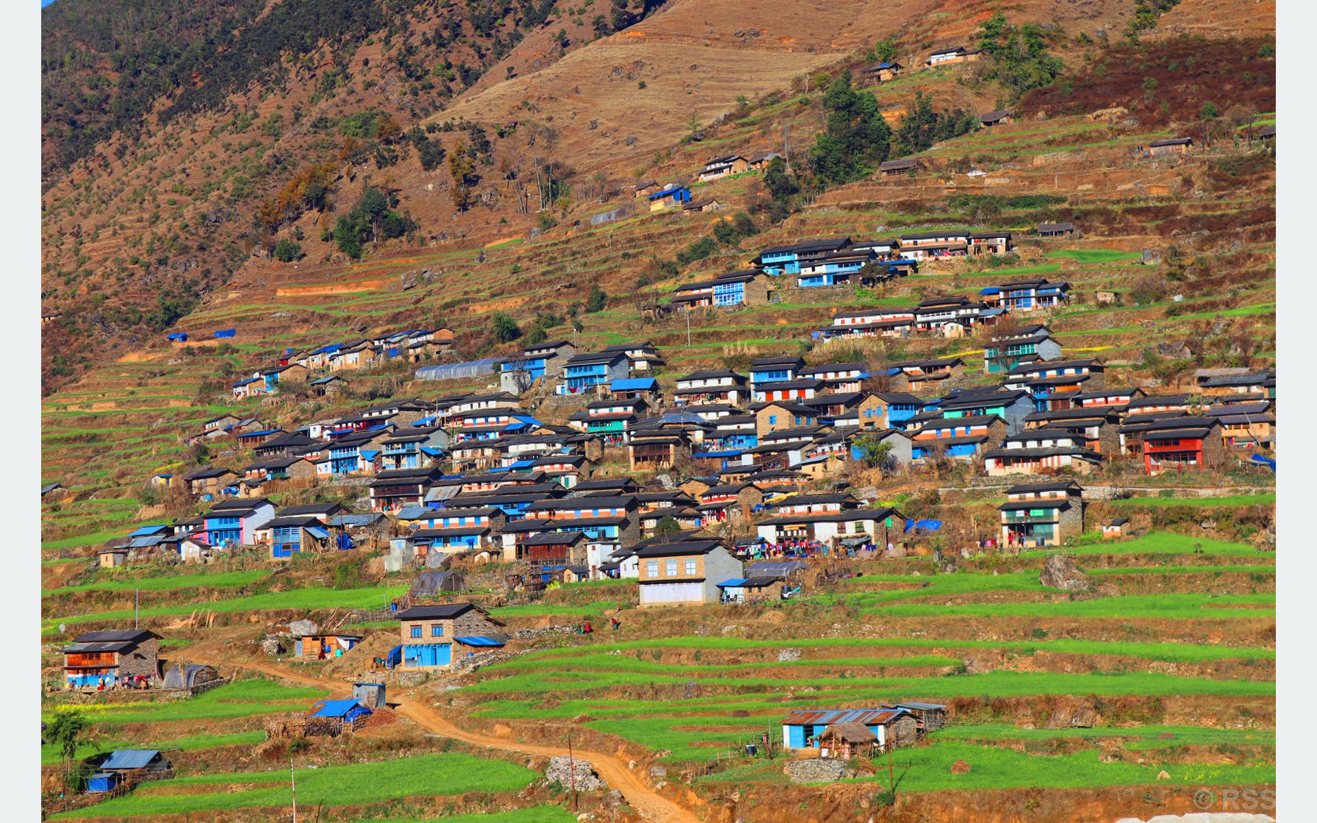 गाउँको मौलिकता कायम राख्न चुनौती, थपिँदै कङ्क्रिटका घर