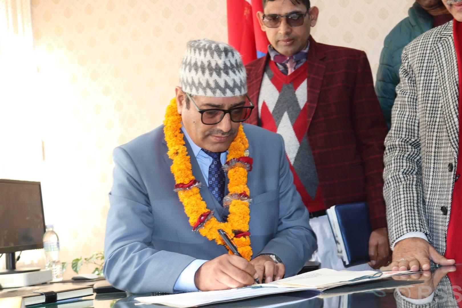 वनमन्त्री चौलागाईंले लिए भौतिक मन्त्रालयको पनि जिम्मेवारी