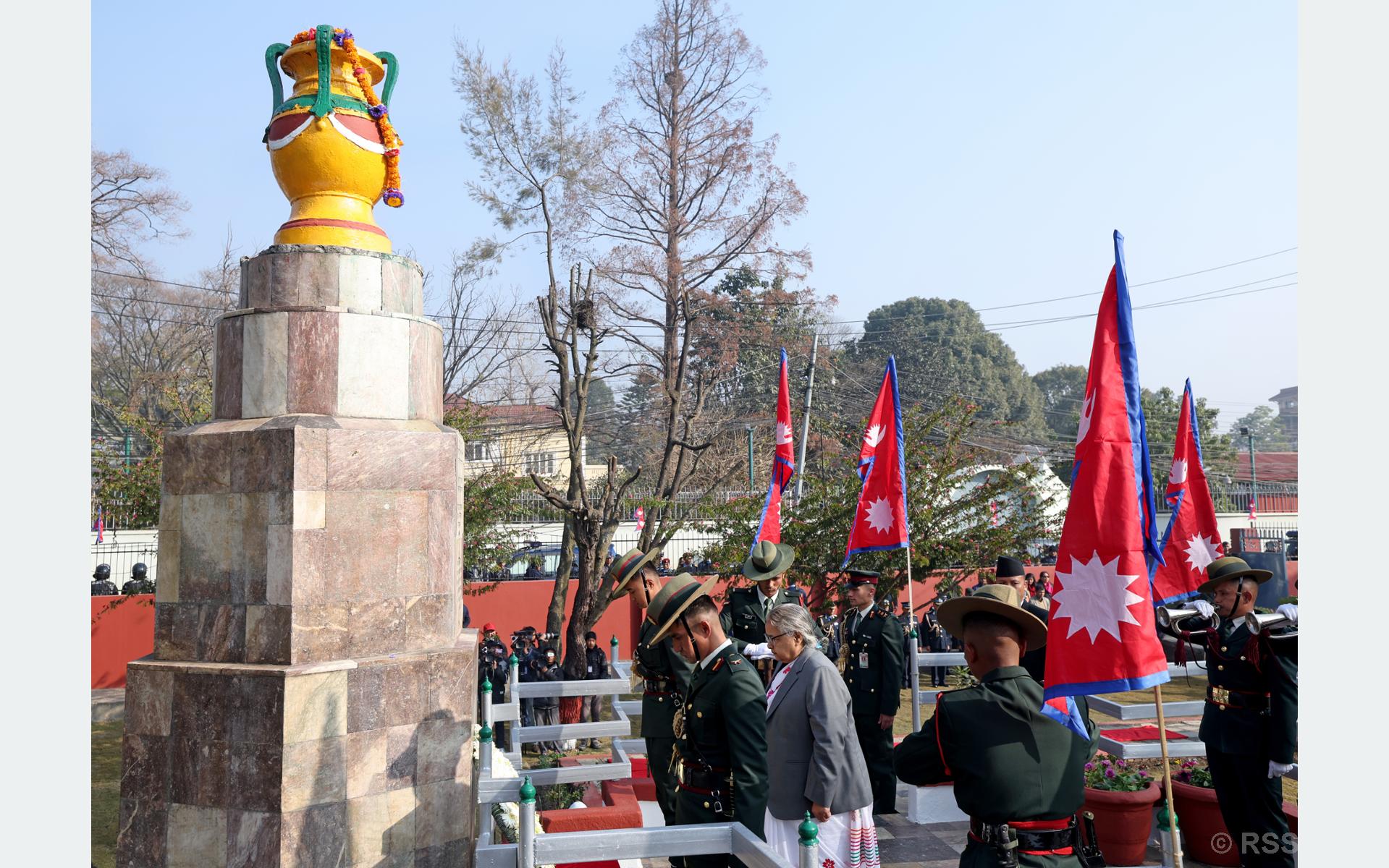 प्रधानमन्त्री कार्कीद्वारा सहिद स्मारक पुगेर सहिदप्रति श्रद्धाञ्जली अर्पण