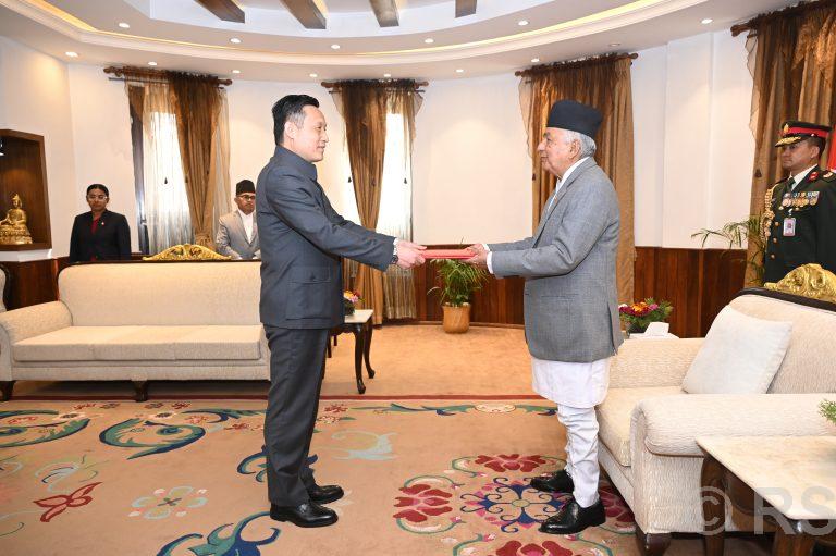 पाँच देशका राजदूतद्वारा ओहोदाको प्रमाणपत्र पेस