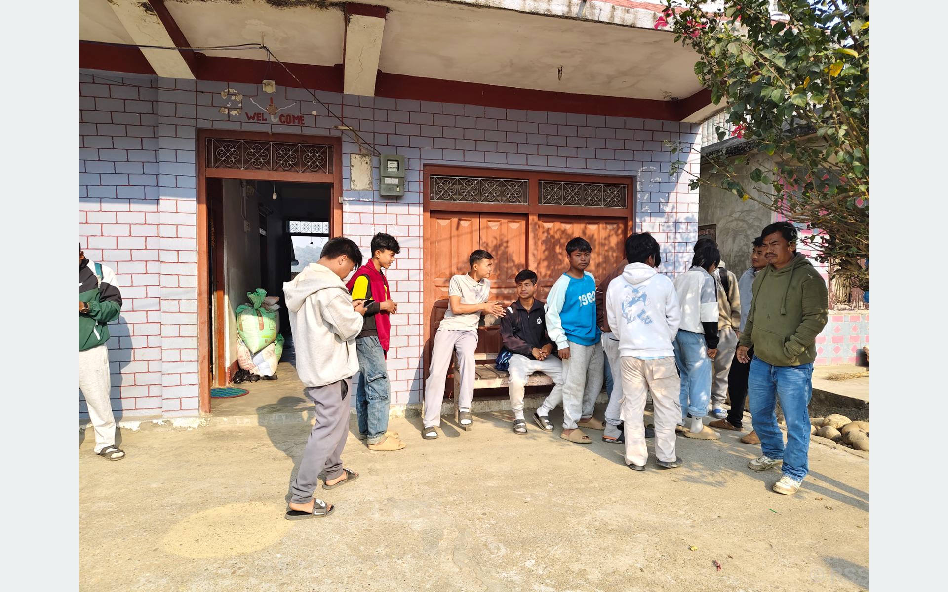 नयाँपुस्ताका मतदाता भन्दछन्– जनताको समस्या बुझ्ने नेतृत्व आवश्यक