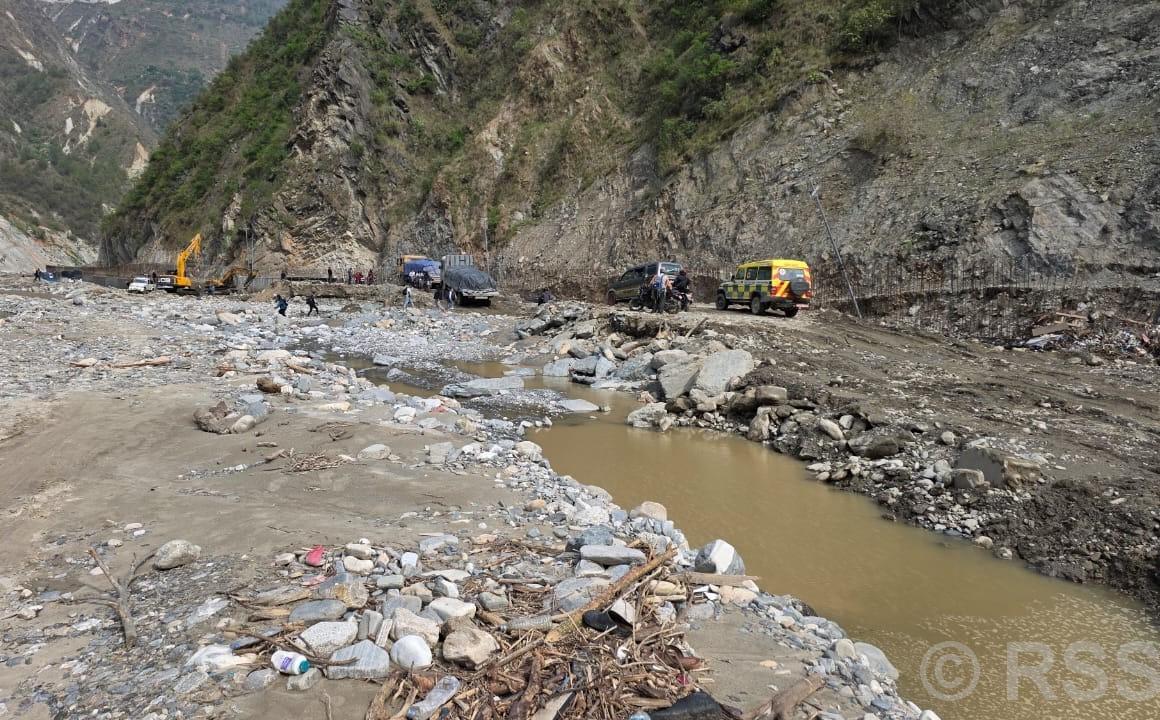 तीन दिनपछि खुल्यो बिपी राजमार्ग, अत्यावश्यक बाहेक यात्रा नगर्न अनुरोध