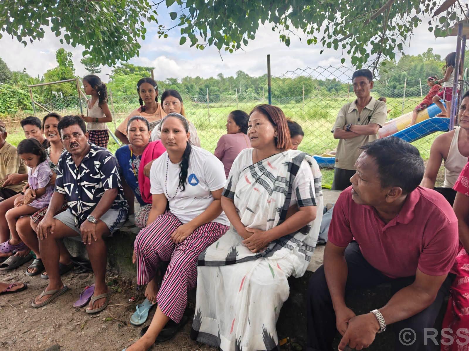 नागरिकका गुनासा सुन्दै झापाका गाउँटोलमा सांसद इन्दिरा रानामगर
