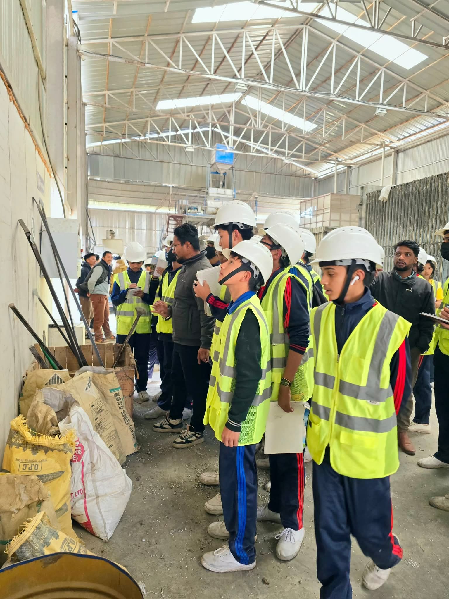 ज्ञानोदय माविका विद्यार्थीद्वारा नेपाल इको प्यानलमा भूकम्प प्रतिरोधी निर्माण सामग्रीको अध्ययन