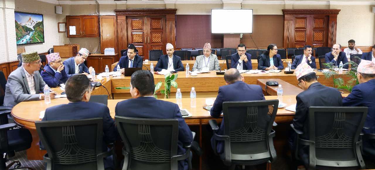 अर्थ मन्त्रालय व्यावसायिक र औद्योगिक वातवारण सिर्जनामा केन्द्रित हुन्छ : अर्थमन्त्री पौडेल
