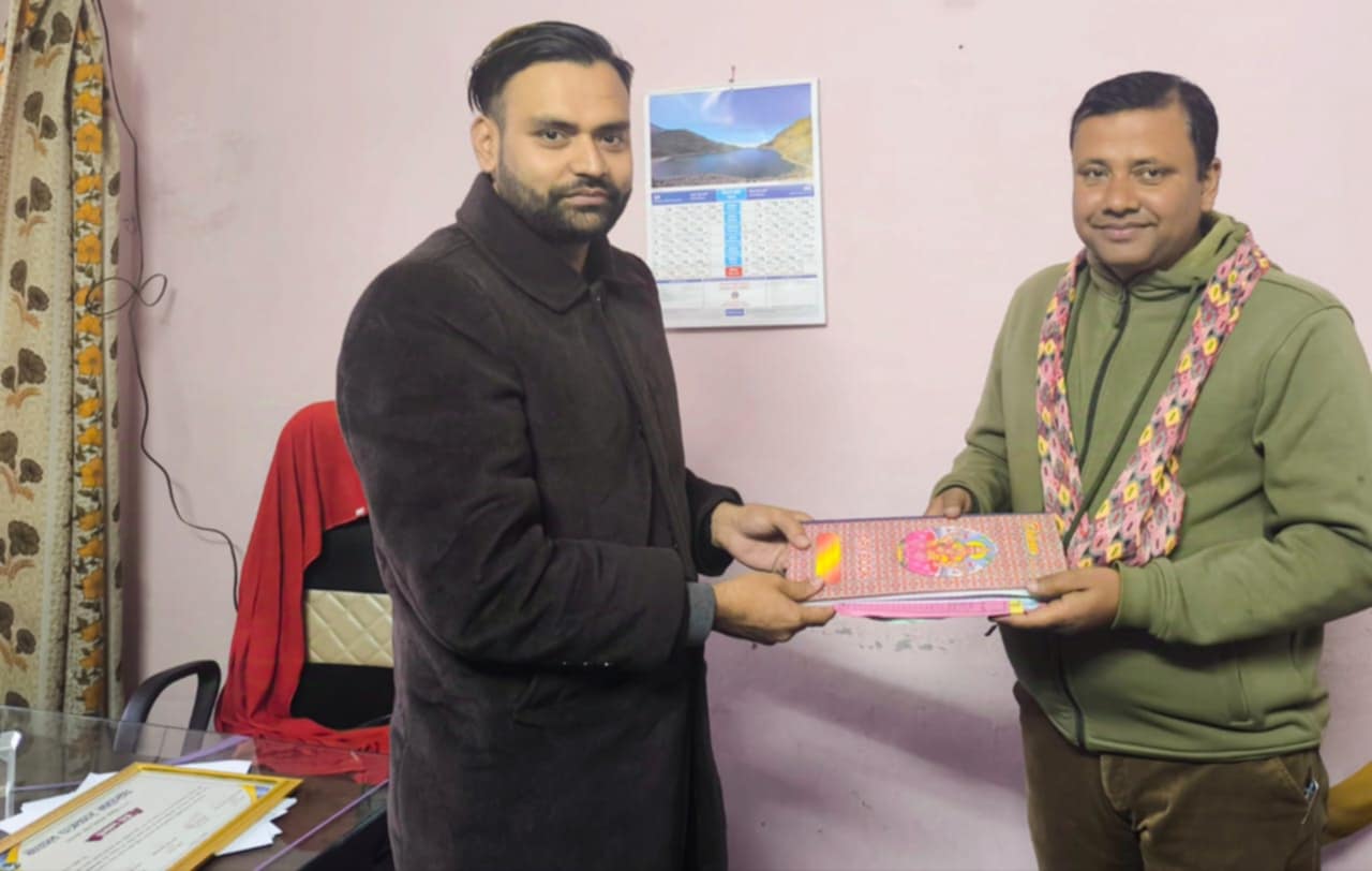 पत्रकार महासंघ उपत्यका प्रदेश समितिका कोषाध्यक्ष संजीप घिमिरेद्वारा पदभार ग्रहण