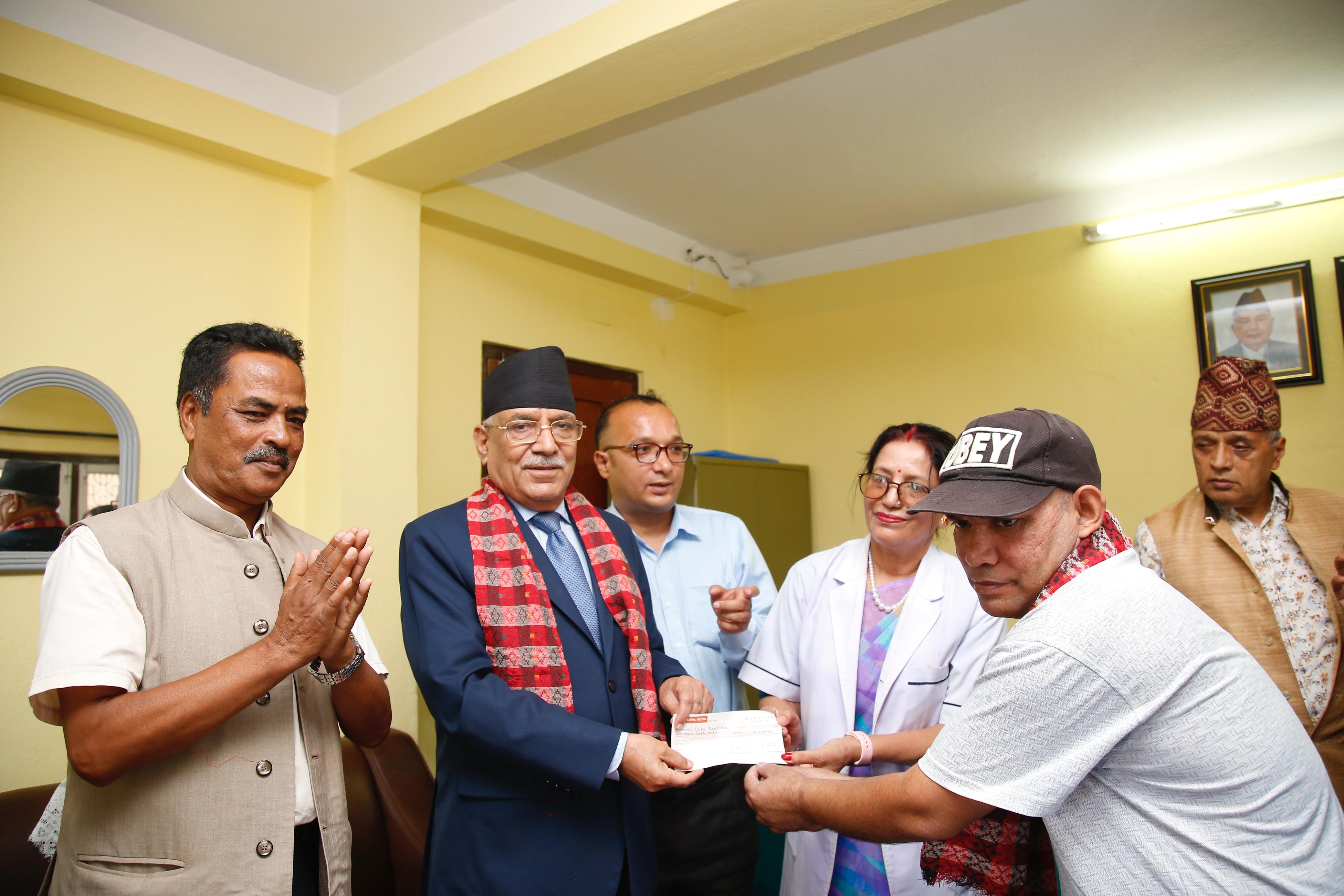 प्रचण्डद्वारा पूर्वजनमुक्ति सेना बिकलाई आर्थिक सहयोग