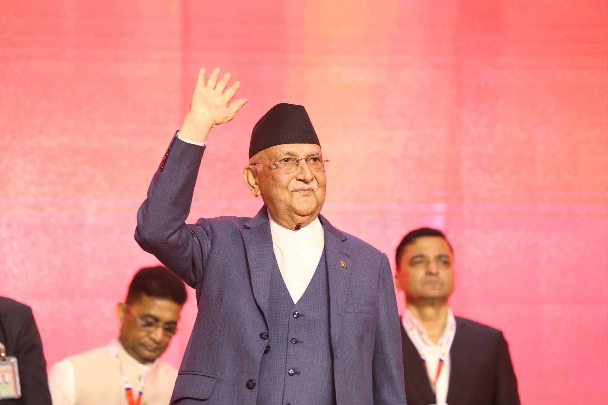 सामाजिक सञ्जाल बन्द गराएको सरकार आफैं सामाजिक सञ्जालमै सक्रिय