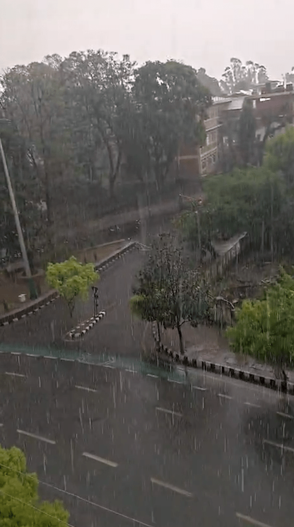 काठमाडौंमा असिनासँगै भीषण वर्षा (भिडियो)