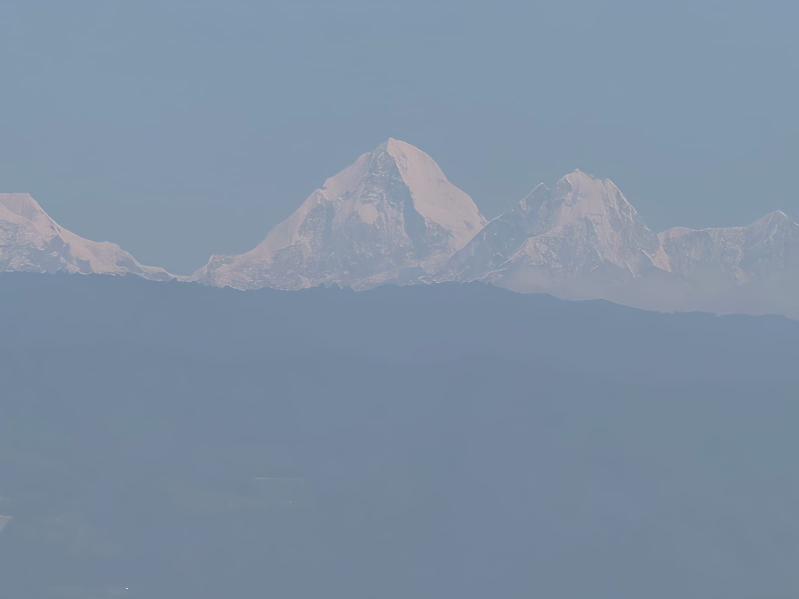 लक्ष्मीपूजाको दिन उपत्यकाबाट देखियो मनमोहक हिमश्रृंखला (तस्बिरहरु)