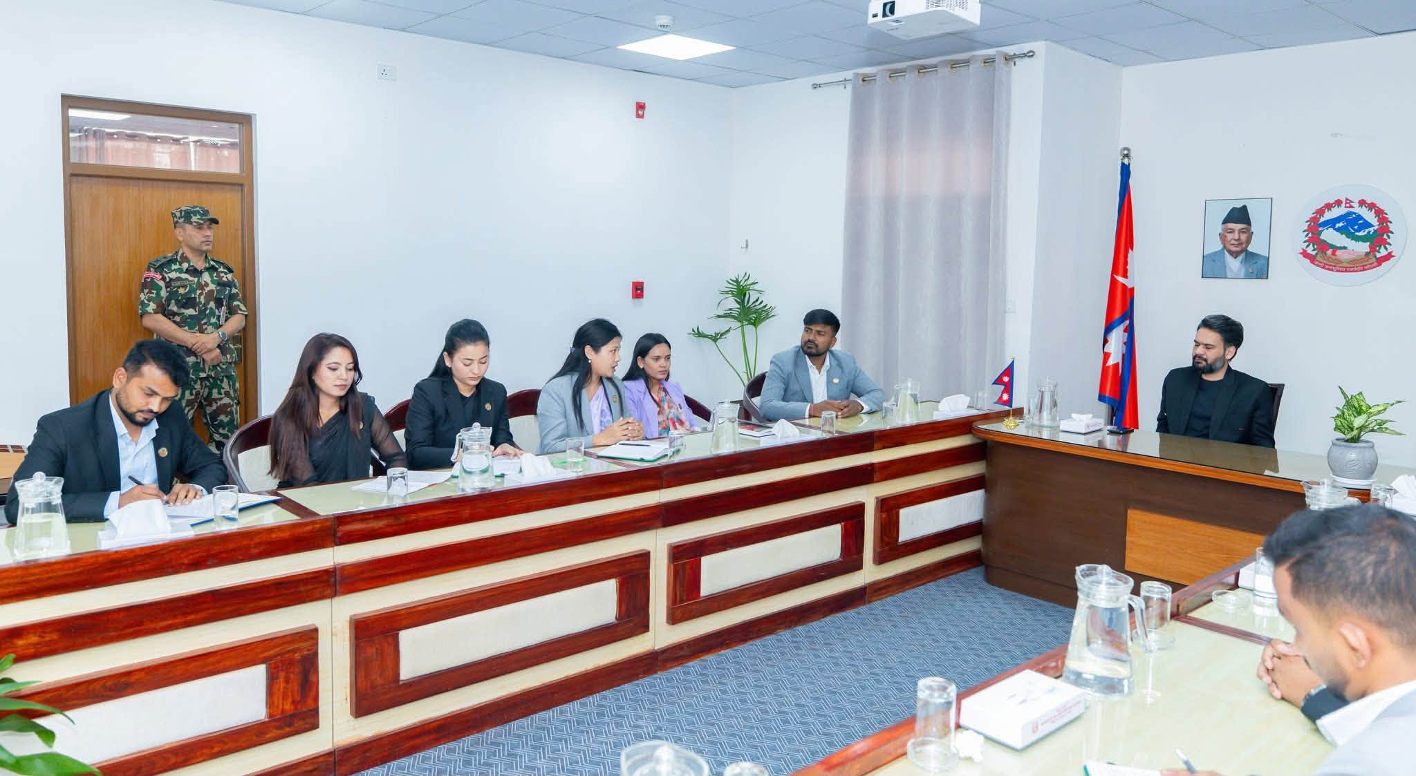 प्रधानमन्त्रीको जेनजी सांसदलाई सुझाव– नवीन सोच र प्रविधिबाट स्वदेशमै अवसर सिर्जना गर्नुस्