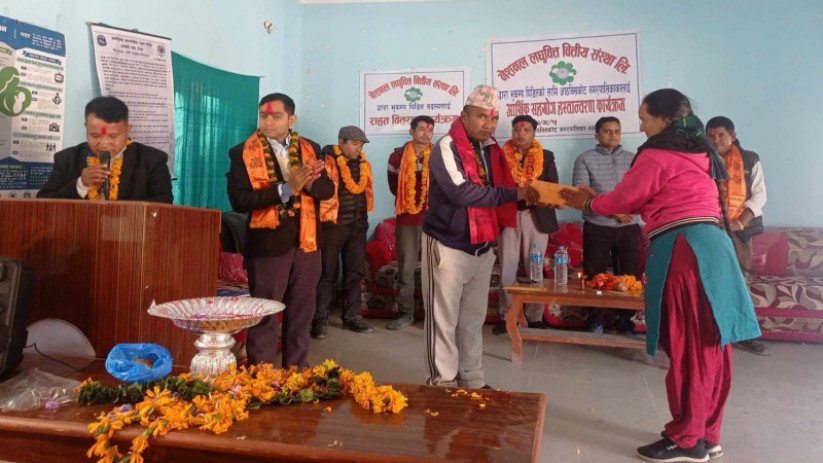 नेशनल लघुवित्तद्धारा भूकम्पका प्रभावितको लागि ५० लाख सहयोग