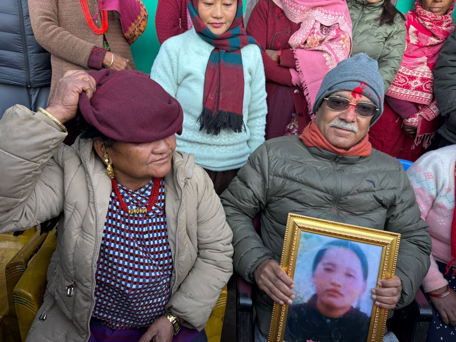 रुकुम पूर्वमा प्रचण्डको मर्निङ वाकसँगै घरदैलो अभियान, सहिद परिवार भेटे