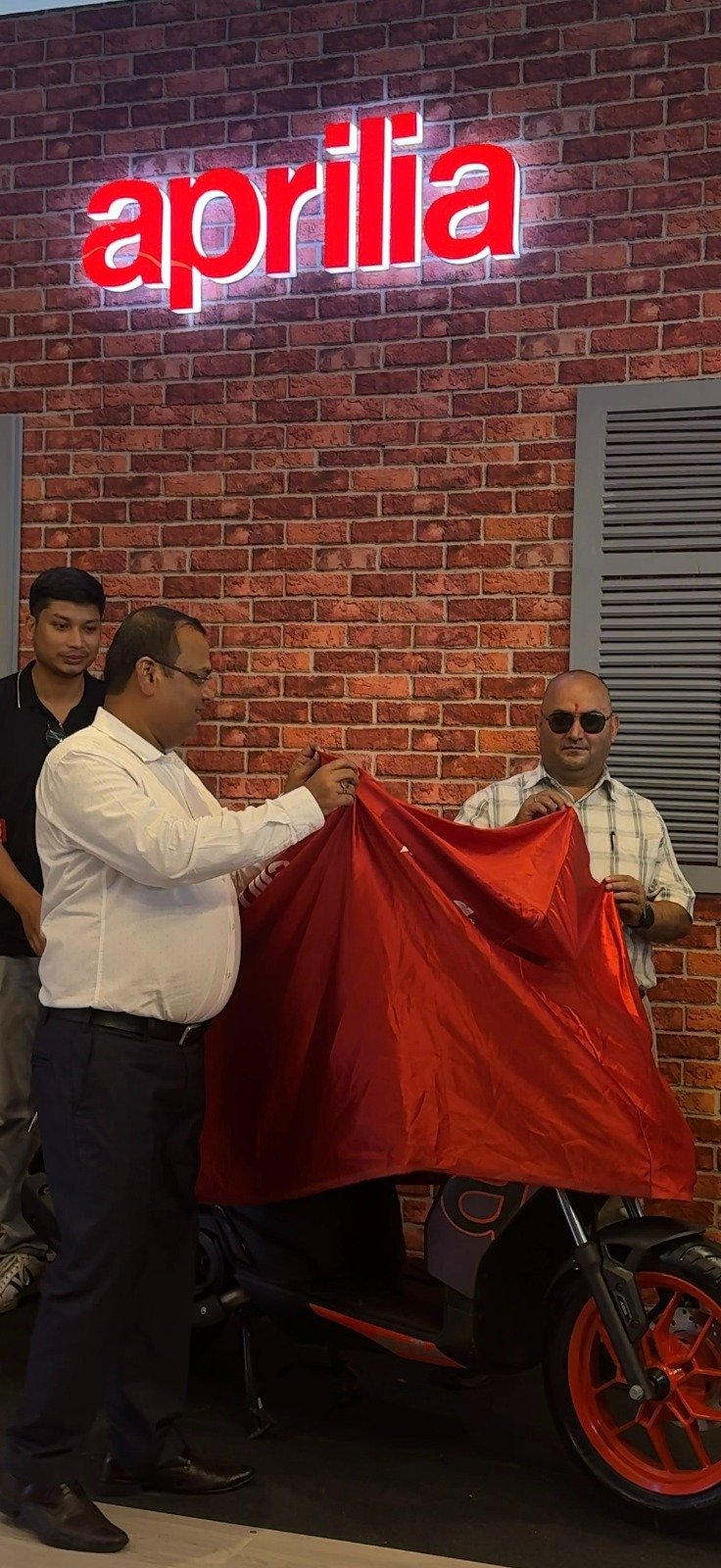 भेस्पा र अप्रिलिया ब्राण्डका स्कुटर खरिदमा अफर, २८ हजार रुपैयाँसम्मको लाभ