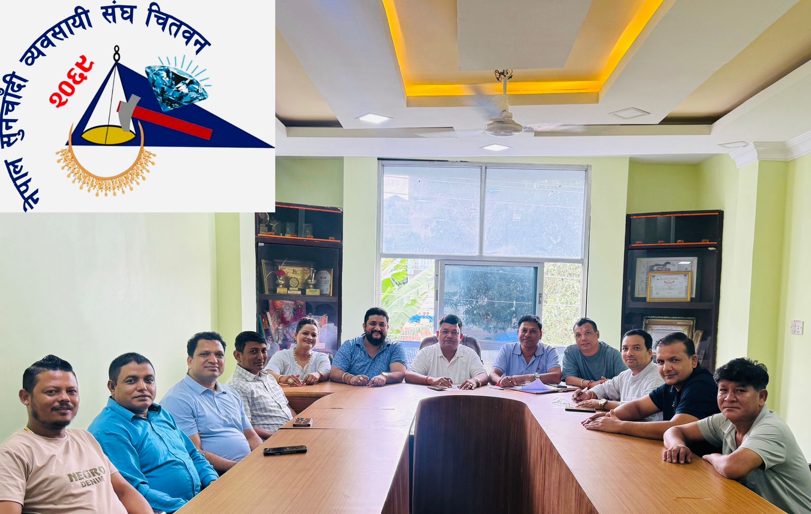 बाढीपीडितका लागि सुनचाँदी व्यवसायी संघ चितवनको ५ लाख ४४ हजार सहयोग