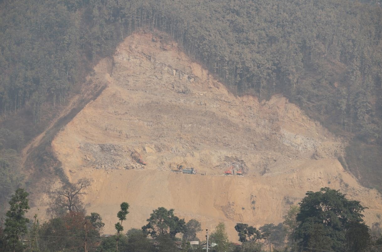 ह्वासिङ सिमेन्टको ढुङ्गाखानी