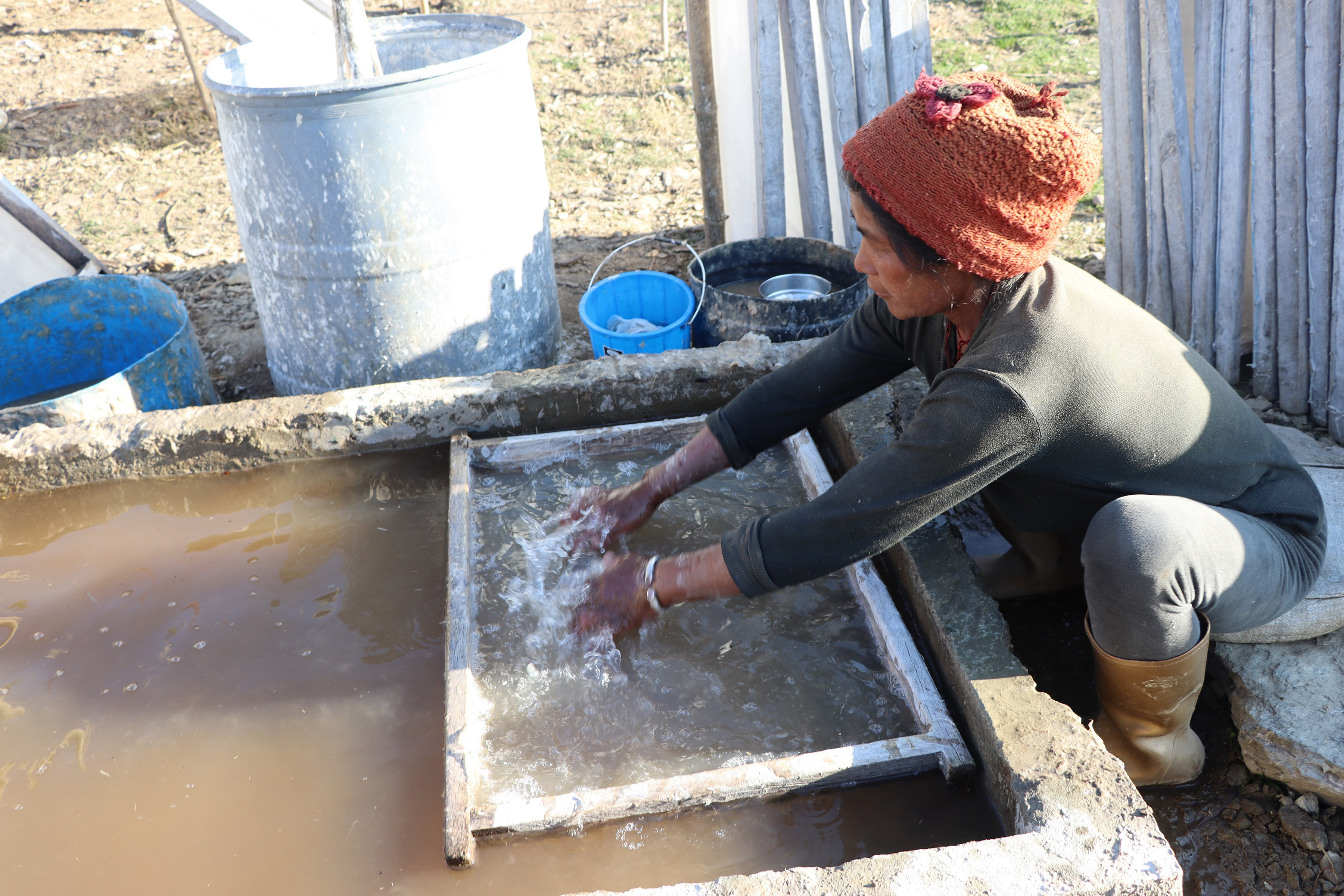 नेपाली हाते कागज बनाइँदै
