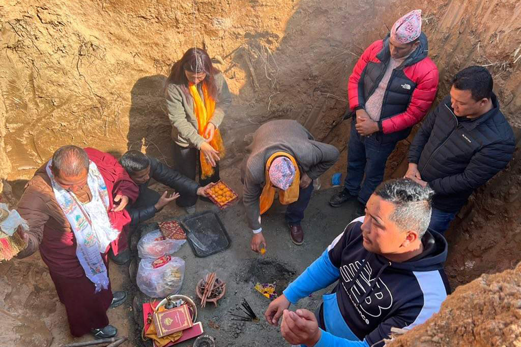 स्वास्थ्यचौकी शिलान्यास